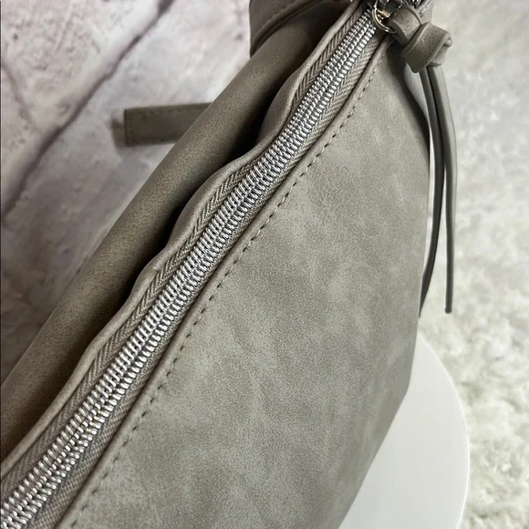 Reaction Kenneth Cole  Crossbody Bag - Picture 5 of 13